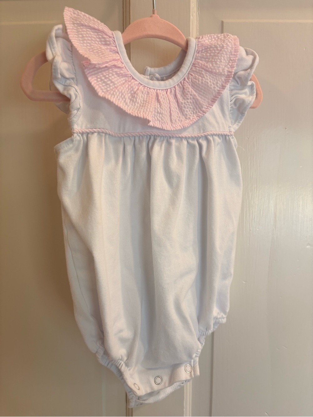 Stitchy Fish White Bubble w/ Pink Seersucker Ruffle Collar — 9m